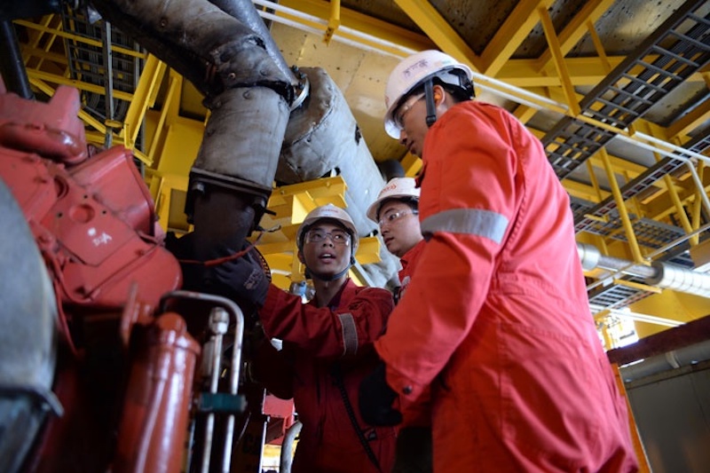 Giá dầu cao giúp, doanh thu Petrovietnam tăng 49% so với năm ngoái