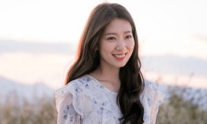6 nguyên tắc giúp Park Shin Hye giữ da căng bóng