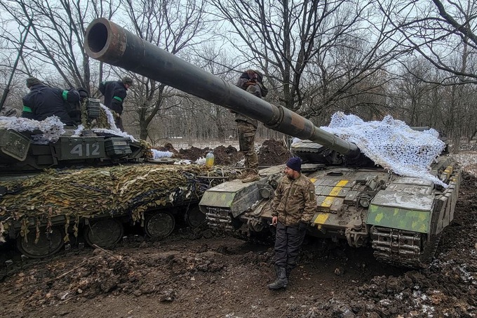 Ukraine nói phải trả giá bằng mạng sống vì phương Tây chậm chuyển xe tăng