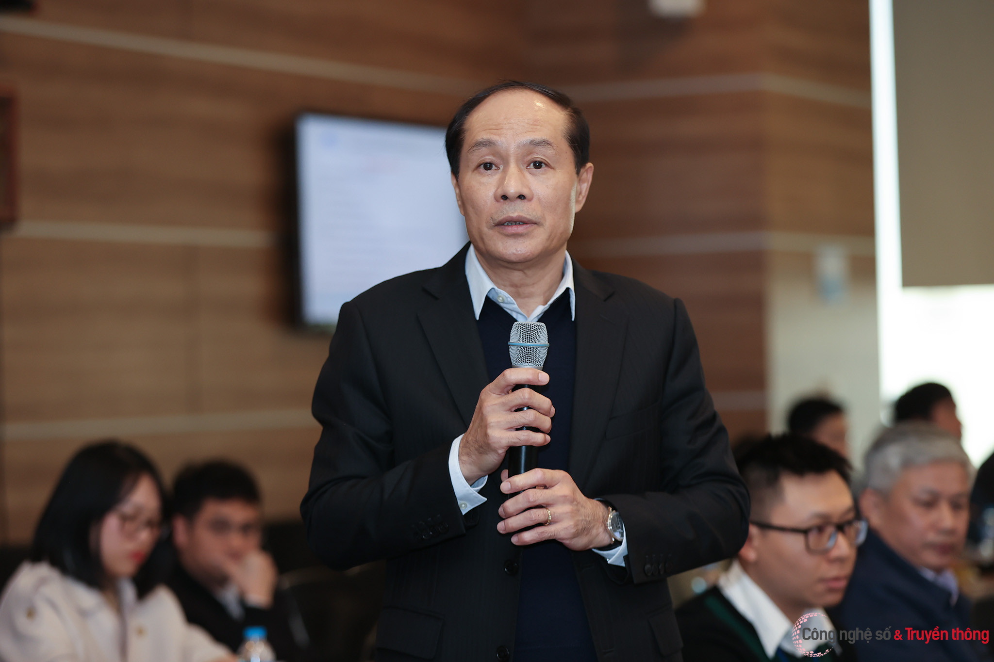 Bộ trưởng Nguyễn Mạnh Hùng: Hãy làm cái mới để trở thành xuất sắc