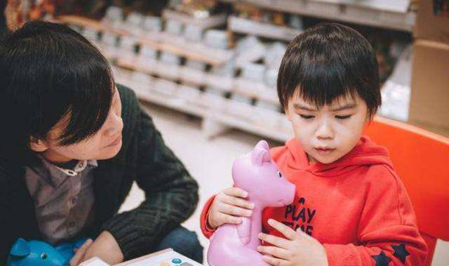 Dạy con cách tiêu tiền: Than khóc về nghèo đói có phải cách?