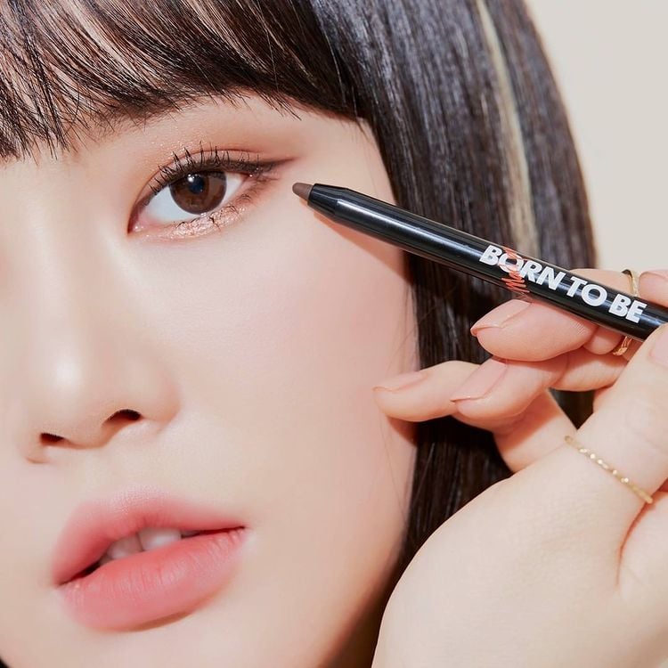 Học phong cách trang điểm của từng quốc gia để nâng tầm nhan sắc mùa lễ hội