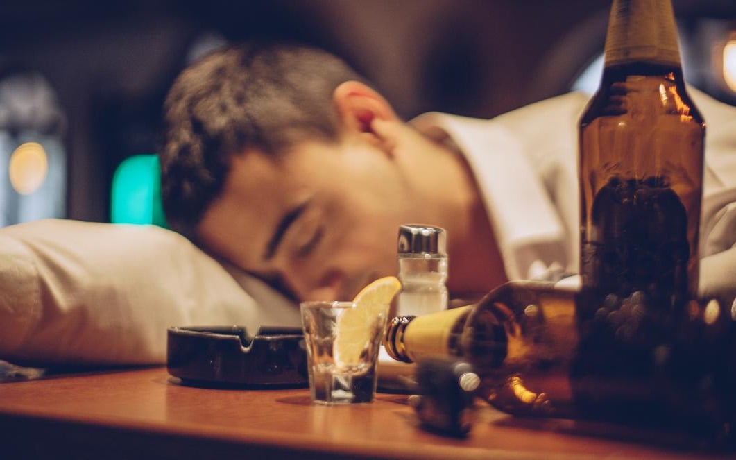 8 dấu hiệu của người say rượu cần nhập viện ngay