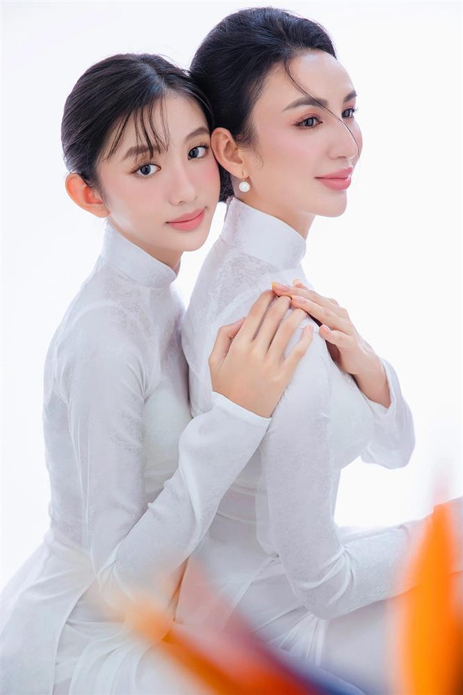 Con gái 14 tuổi của Ngọc Diễm xinh như hoa hậu, sở hữu chiều cao 1,7 m