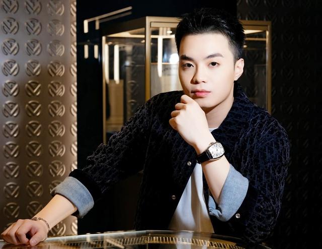 Phú ông đồ hiệu của Anh trai say hi là ai